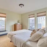 Stay Portland Collection - The Little Tower - Local Vintage Shops & Eateries
